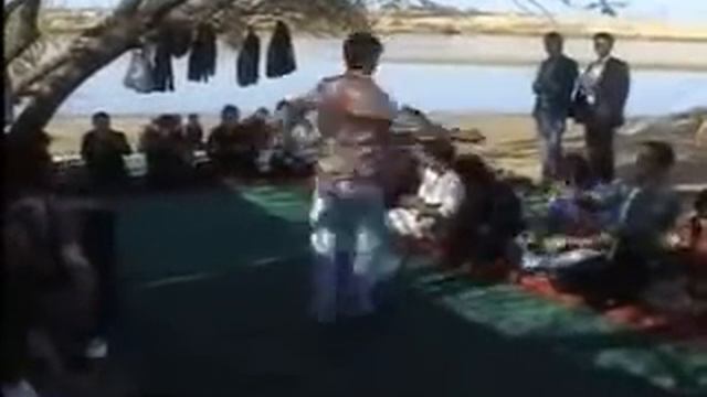 Afghan Funny Bacha bazi dancer Jamshid Ulchi Economist Low смотреть онлайн