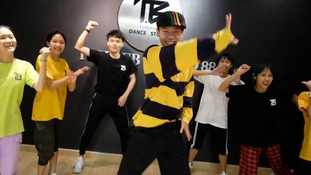 September - Justin Timberlake, Anna Kendrick & Earth, Wind & Fire | Locking Dance | Mixkeyyeo