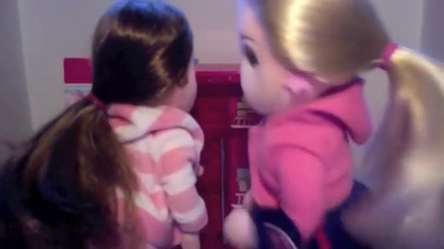 DOLLS GO SHOPPING! смотреть онлайн