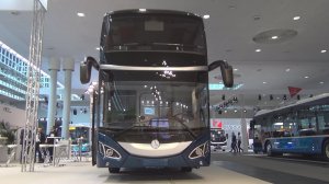 Двухэтажный автобус Mercedes-Benz MCV 800 (2019) Внешний вид и интерьер
