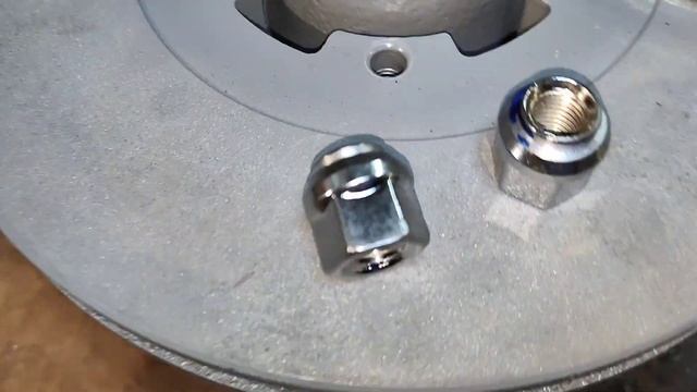 Доработка передней ступицы на 14-ю базуСальник,гайки и потайные болты под литые диски 15-16 дюймов смотреть онлайн