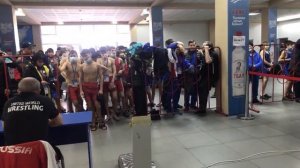 Взвешивание Россия до 18 лет, первый день.  Вольная борьба 42,45  110 кг.