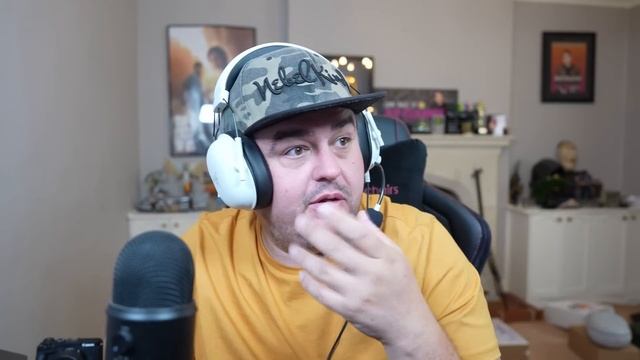 Daz Watches Crazy Karen's смотреть онлайн