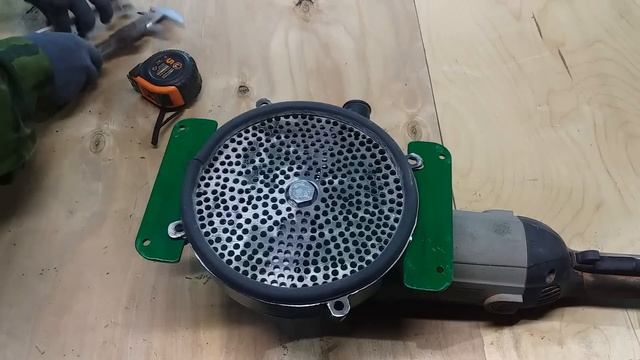 Дробилка своими руками. Дробилка для зерна 540 литров в час. Из болгарки. смотреть онлайн