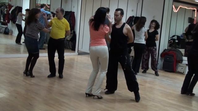 6 FIGURAS DE BACHATA NIVEL BASICO смотреть онлайн