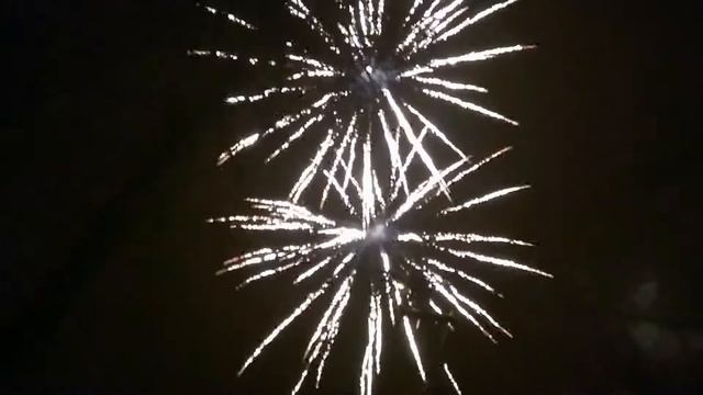 Салют. Новогодняя ночь. Любытино. Новый 2019. смотреть онлайн