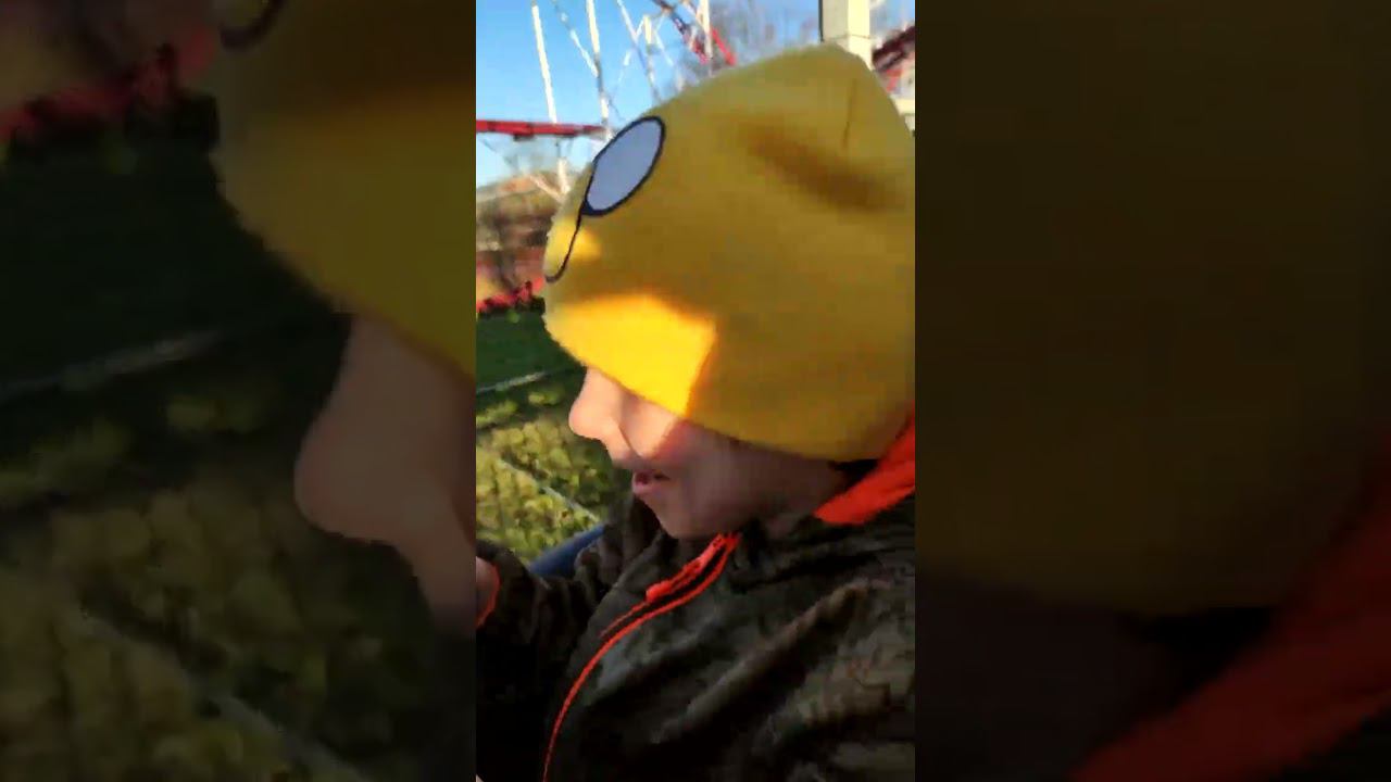 Катаемся на СУПЕР ГОРКЕ часть 1 #американскиегорки #аттракционы #паркаттракцинов смотреть онлайн