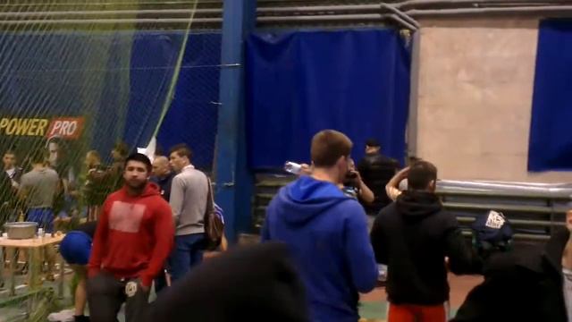 Разминочная зона. ЧУ UPC 2015 в СК МЕРИДИАН/Фитнес-клуб M-GYM (Киев) смотреть онлайн