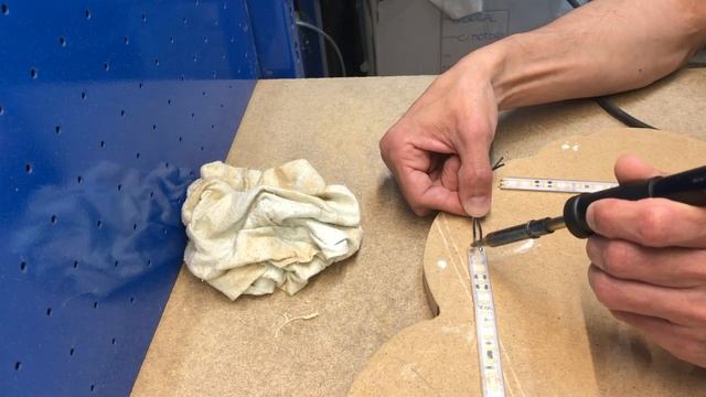 Aprende cómo hacer una lámpara de madera con luces LED personalizadas смотреть онлайн