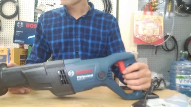 Máy cưa kiếm Bosch GSA 120 GIAO HÀNG TOÀN QUỐC,Máy Cưa Kiếm Bosch GSA 120 -1200W 0888936279 смотреть онлайн