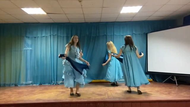 Танцевальная группа "Драйв" Отдел досуга п. Комарихинский танец "Ах, эти тучи" смотреть онлайн