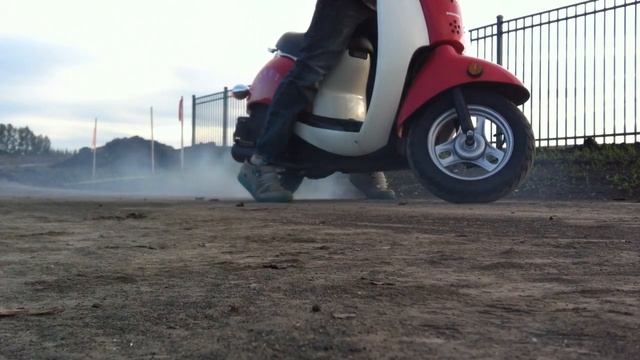Honda Jazz Scooter Burnout смотреть онлайн