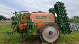 Видеосъёмка опрыскивателя AMAZONEN-WERKE UG 3000 Special.