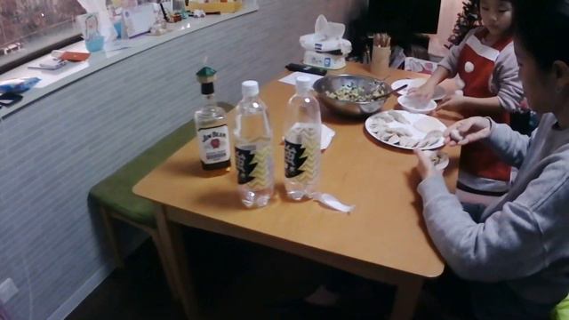 크리스마스에 일본스타일로 만두 빚었습니다. смотреть онлайн