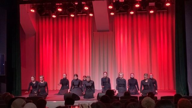 Красивый танец на 9 мая смотреть онлайн