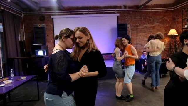 Вечеринка социальных танцев 20.07 смотреть онлайн