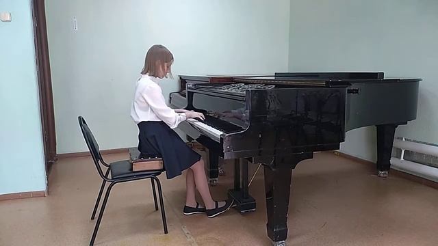 Сухина Вероника 12 лет, Гавот (С. Прокофьев) смотреть онлайн