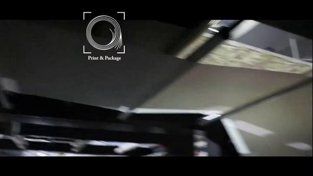 Печать водными красками по нетканому материалу на флексографической машине YT 4100 смотреть онлайн