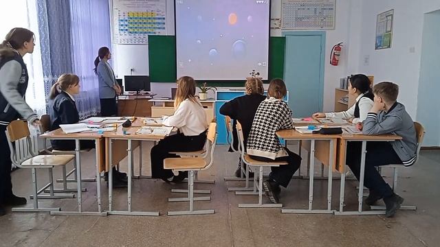 Урок английского языка в 7 классе на тему An informal email giving news смотреть онлайн