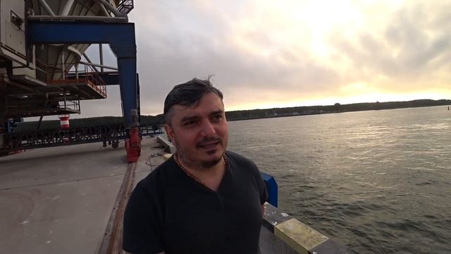 Стоит ли идти работать в море? смотреть онлайн