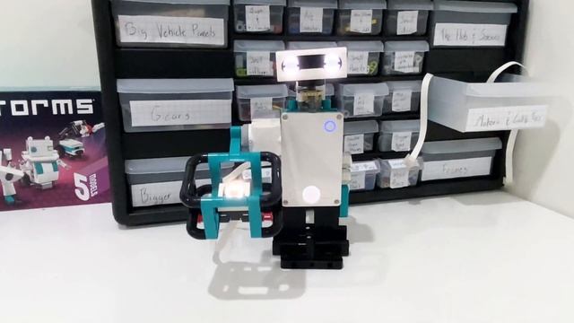 Greedy Bot, a Lego Mindstorms 51515 creation смотреть онлайн