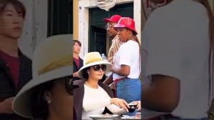 Как шокировать европейца? ? – просто показать на улице настоящую женщину в женственной одежде)