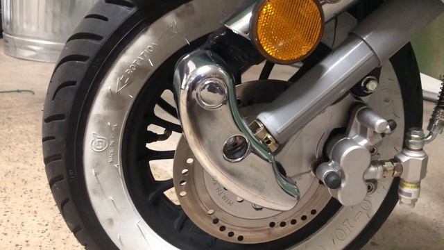 Scooter Brake Noise Fixed: Brake chatter on a 150 CC Amigo Bellagio Moped смотреть онлайн
