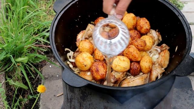 ▶️КАЗАН-КЕБАБ. Свинина с картошкой в казане на костре. смотреть онлайн