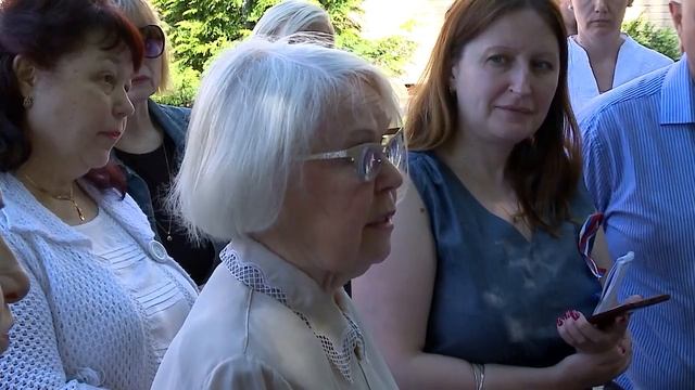 (12+) Жители мкрн. Леонидовка высказали предложения по благоустройству микрорайона смотреть онлайн