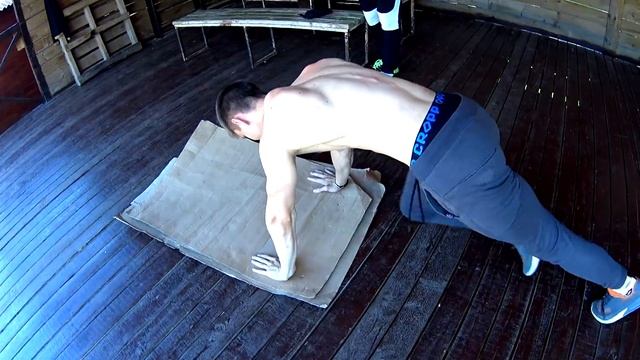 Как Накачать Пресс? Суперсет от Френка Медрано. смотреть онлайн