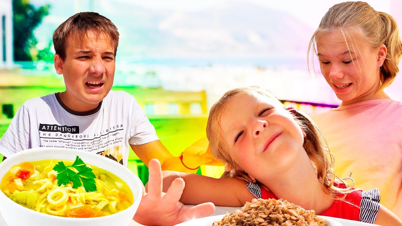 Младшая сестра вредничает, не ест и обманывает старшую сестру и брата смотреть онлайн