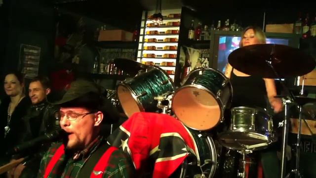 Влажная киска смотреть онлайн