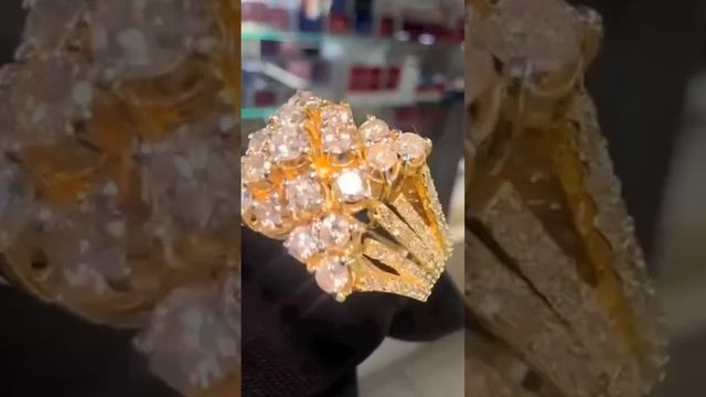 150000 ₽ Золото и бриллианты 2 карат, 750 проба.кому не сложно ставьте лайк ❤️+79634178005 смотреть онлайн