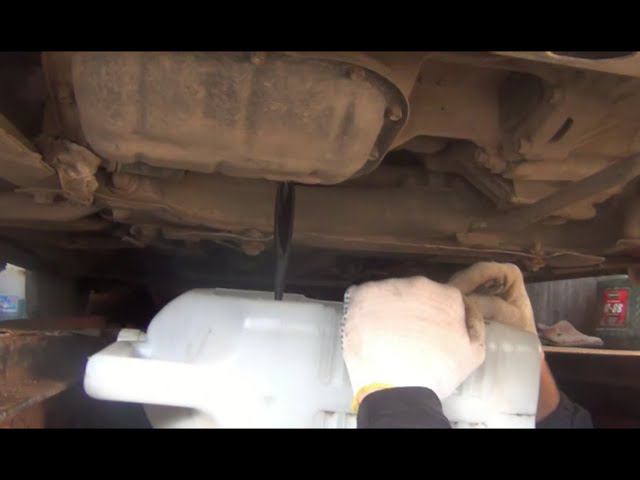 Замена масла в двигателе на Toyota Corolla