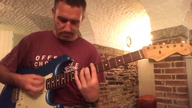 Fender Stratocaster MIM 2005 relic in lake placid blue смотреть онлайн