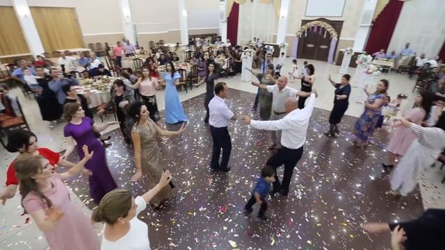 Наивеселейшая свадьба Рамиса и Зарифы смотреть онлайн