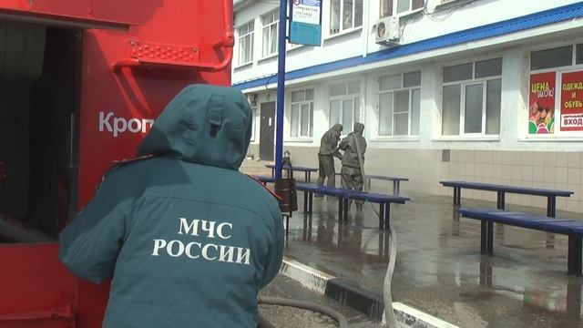 В Кропоткине продезинфицировали остановочные комплексы на действующих маршрутах и автовокзале. смотреть онлайн