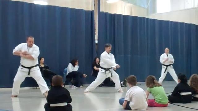 KidSafe Karate Instructors doing Karate 4/7/12 смотреть онлайн