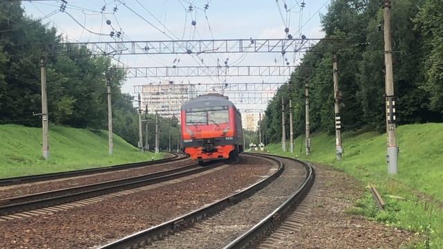 ЭД4М-0433 На перегоне Булатниково-Бирюлёво-Пассажирская смотреть онлайн