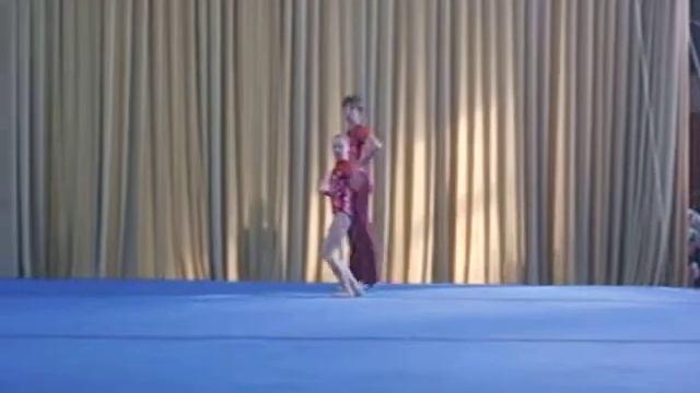 Ким Анна ,Кудырко Артем -смешанная пара,спортивная акробатика ,г.Тимашевск. смотреть онлайн