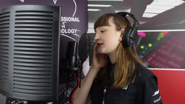 SE Electronics X1S Studio Bundle - Review & Demo смотреть онлайн
