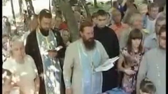 Христиане целуют обосанную стену. смотреть онлайн