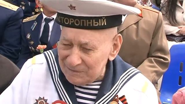 Парад военной техники прошел по Центральной площади Уссурийска смотреть онлайн