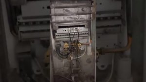 замена микровыключателя и датчика перегрева на газовой колонке. нет искры на газовой колонки.