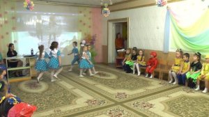 Танец "Подружки" на утреннике 8 Марта 2017 в старшей группе  Муз рук  Максюта Г В