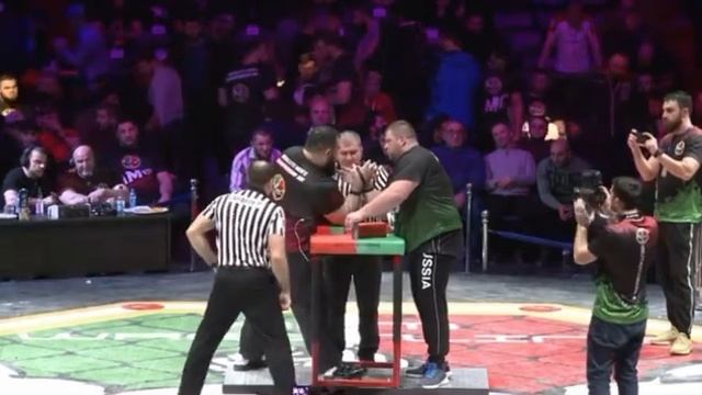 Zaur Paizulaev - Armwrestling Champion in AMC3 / Заур Пайзулаев - Чемпион Лиги AMC3 #armwrestling смотреть онлайн