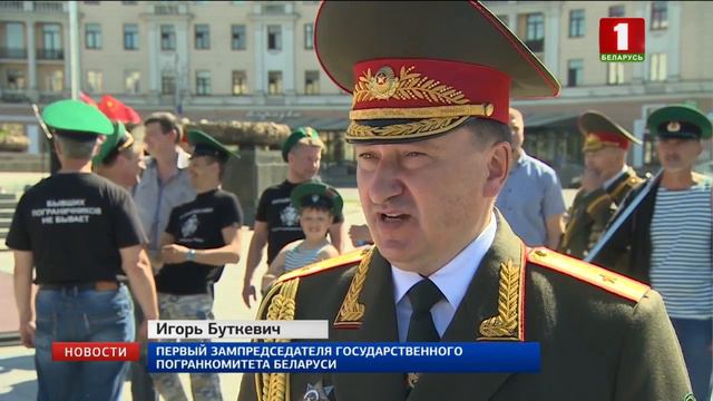 Руководство и офицеры Госпогранкомитета возложили цветы к монументу Победы смотреть онлайн