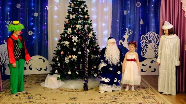 Новогодний утренник в "Добрынюшке" - 28.12.2022_2 Брянск смотреть онлайн