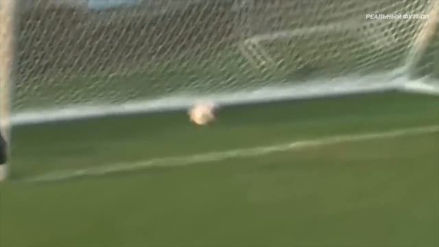 САМЫЕ СМЕШНЫЕ АВТОГОЛЫ В ФУТБОЛЕ.mp4 смотреть онлайн