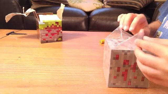 Minecraft Redstone Ore Light-Up Box (Unboxing)